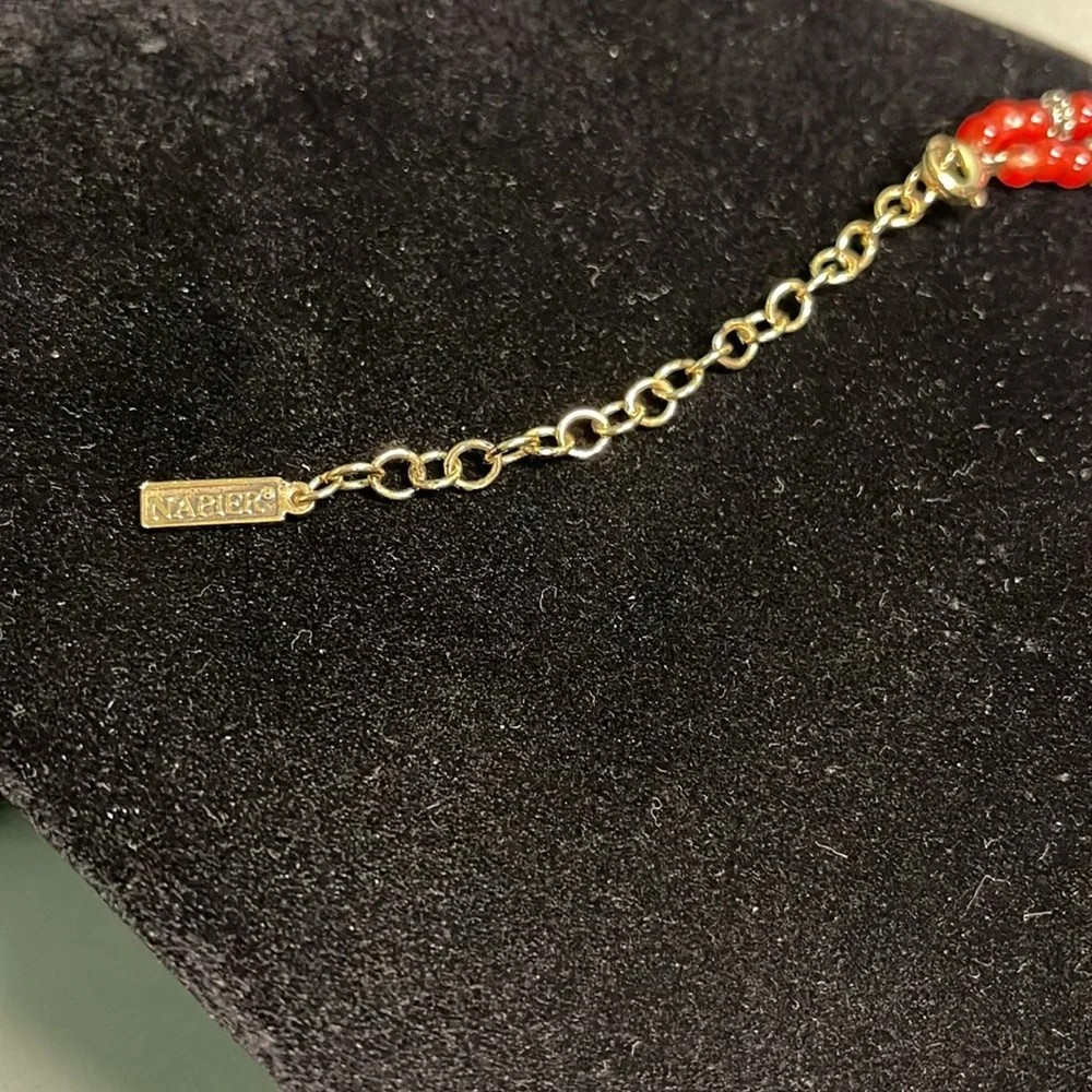 VINTAGE NAPIER CORNELIAN RED BEADS & GOLD TONE BEADS SUNDIAL MEDALLION NECKLACE - Picture 7 of 12